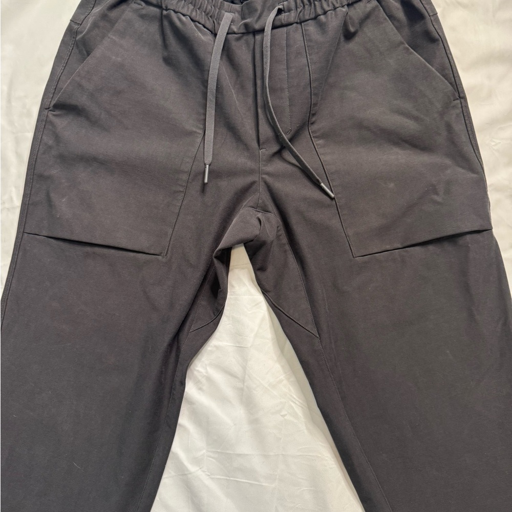 lululemon athletica Men's Charcoal Cargo Pants